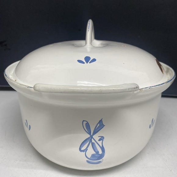 Dru Holland Enamel Cast Iron Blue Tulip Covered Casserole Dish 4176-24 - Picture 8 of 17
